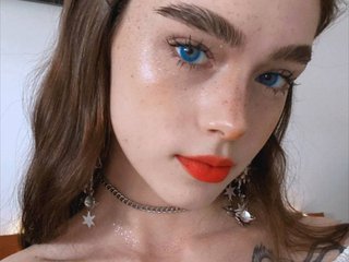 Эротический видеочат BrokenDoll666