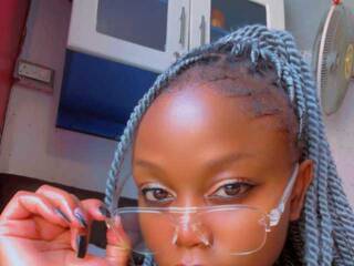 Эротический видеочат Bubbly-petite