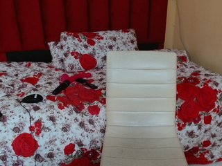 Эротический видеочат BubblyRouxyXXXxx