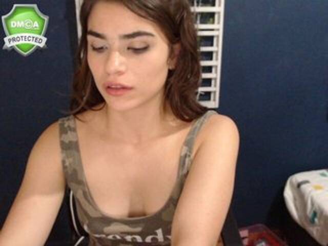 Скриншоты трансляции caitlin-gomez