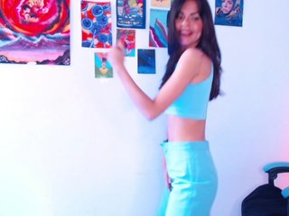 Эротический видеочат Callmebluee