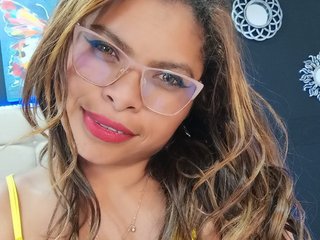 Эротический видеочат CamiilaReyes