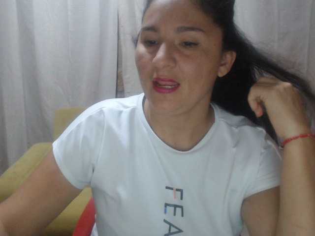 Скриншоты трансляции Camilaa23