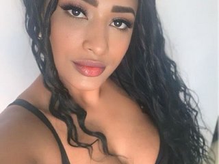 Эротический видеочат CAMILAHOTTERX