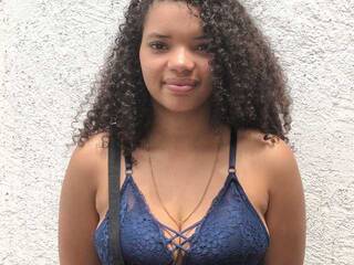 Эротический видеочат CamillWilliam