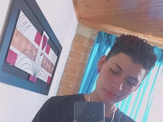 Эротический видеочат camilotomboy18