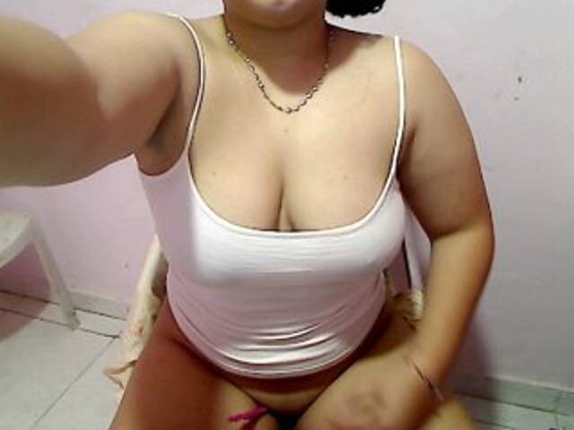 Скриншоты трансляции Cammyhotxx