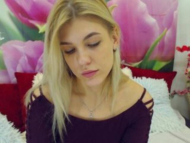 Скриншоты трансляции CamomillaG