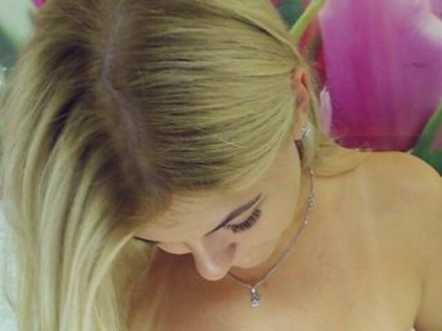 Скриншоты трансляции CamomillaG