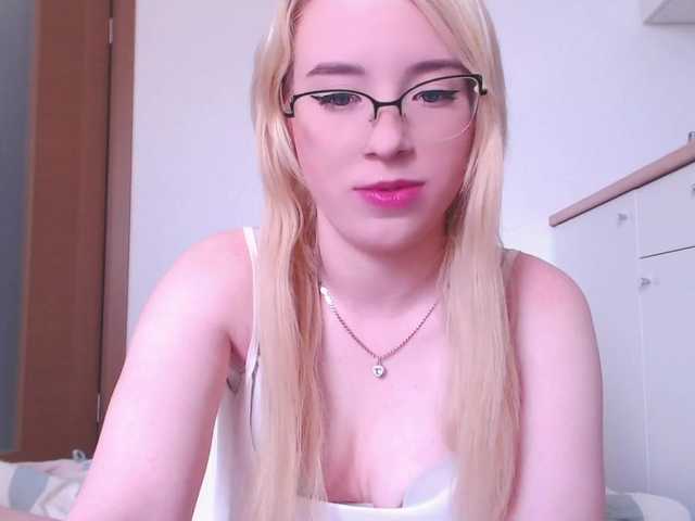 Скриншоты трансляции Candicekitty