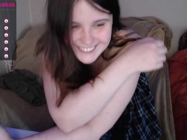 Скриншоты трансляции Candicemeow