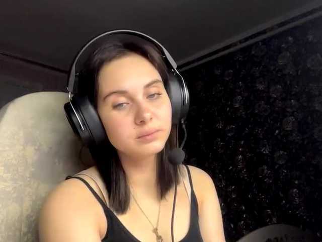 Скриншоты трансляции CANDY-LIPS-GIRL