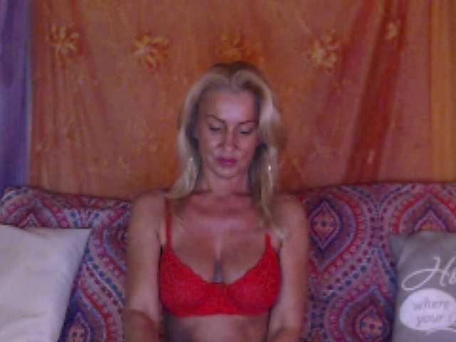 Фотографии candy12cane Strip Show in PVT! blonde #classy #sensual #show #private #oil #naked #bigboobs #c2c #talkative #tan