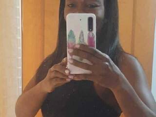 Эротический видеочат candybigass