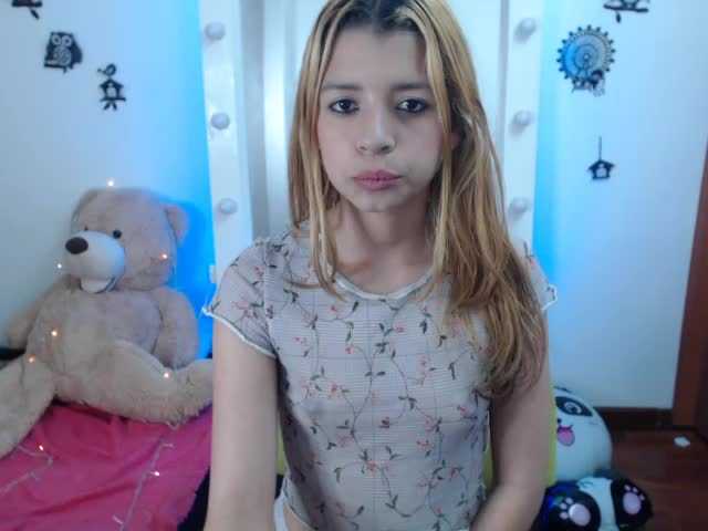 Скриншоты трансляции candycarol