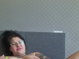 Эротический видеочат CannabisQueen