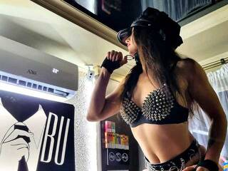 Эротический видеочат Carin-France