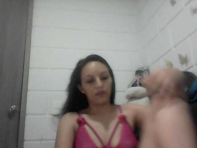 Фотографии carito11 Hi there . I will undress and make squirt in public, my sister and her husband sleep 1000 tokens