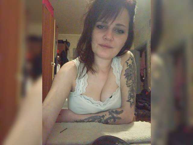 Скриншоты трансляции CarlyLovely