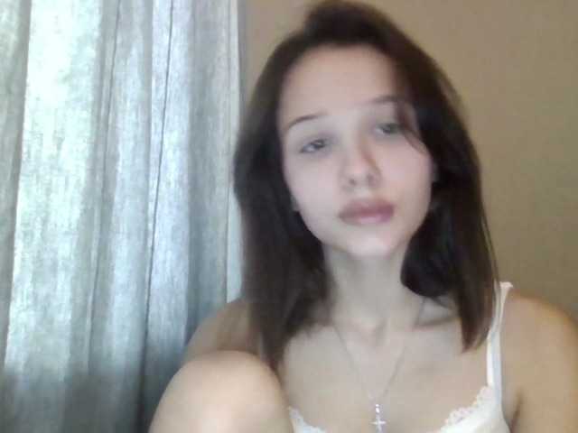 Скриншоты трансляции CarmenModel