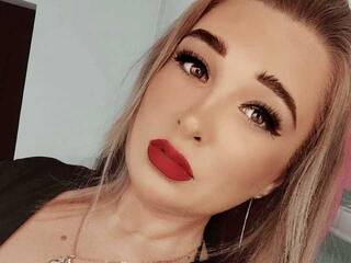 Эротический видеочат CarolineGrac1