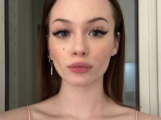 Эротический видеочат CarolynLindsey