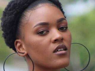 Эротический видеочат Carry-Brie