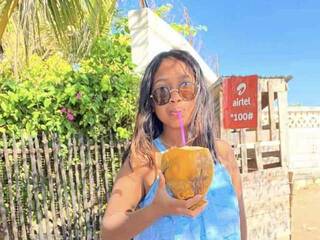 Эротический видеочат Cassyah