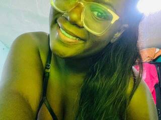 Эротический видеочат catalella-hot