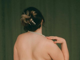 Эротический видеочат CharleeKendall