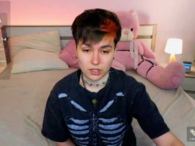 Скриншоты трансляции CharlieeAdams