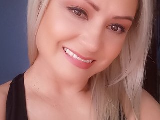 Эротический видеочат Charlizetheron1