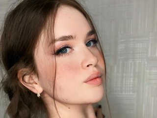 Эротический видеочат Charming--huntress