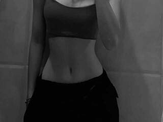 Эротический видеочат cheryyyyay