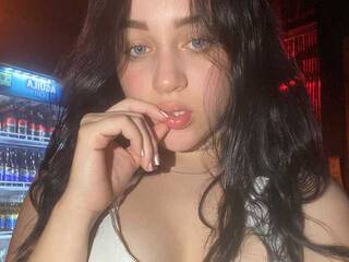 Эротический видеочат Chloe-Adams19