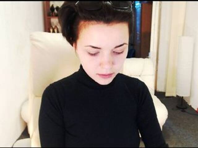 Скриншоты трансляции Chloeeee