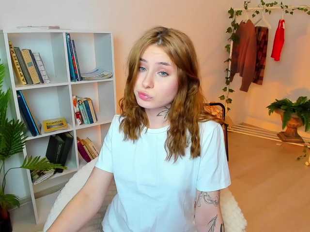 Скриншоты трансляции ChloeLee