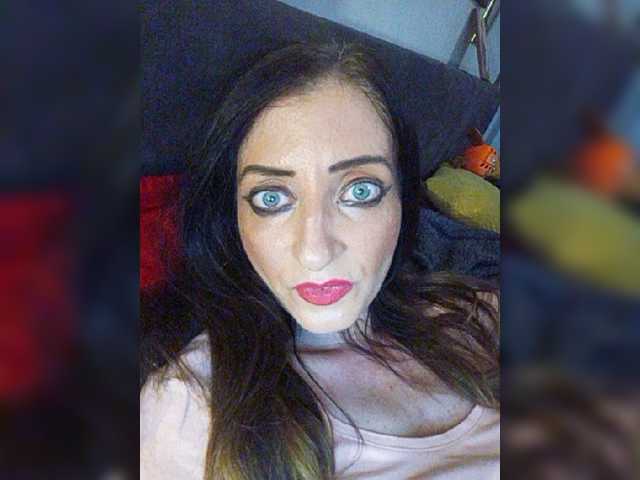 Скриншоты трансляции ChristianaHot