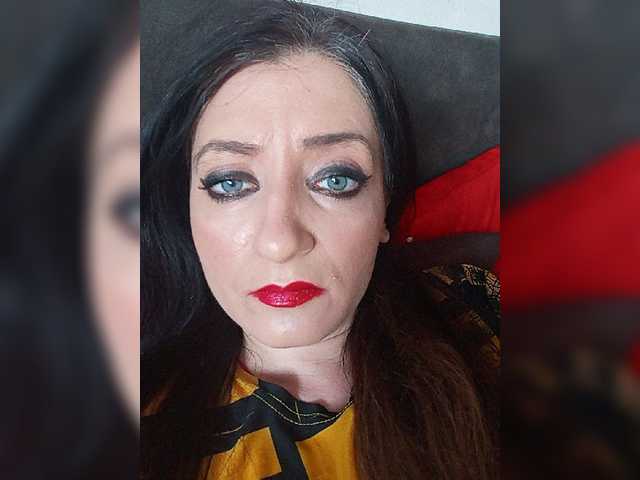 Скриншоты трансляции ChristianaHot