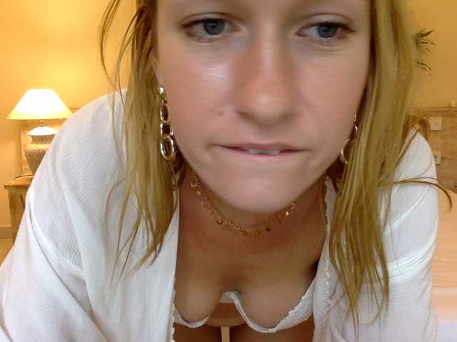 Скриншоты трансляции lilbadgurl