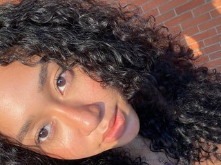 Эротический видеочат clitia-xx