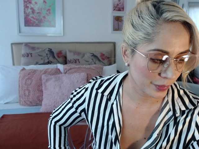 Скриншоты трансляции cloecastillo