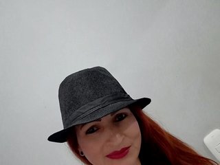 Эротический видеочат ConnyRed