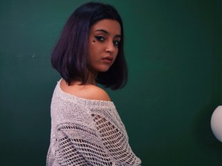 Эротический видеочат CoralineJonez