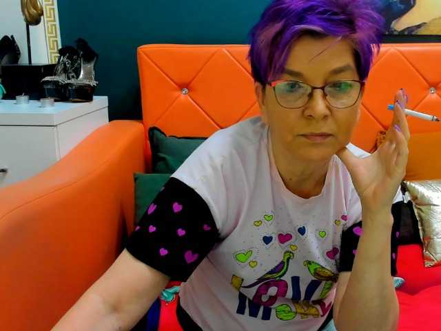 Скриншоты трансляции cornycamelia