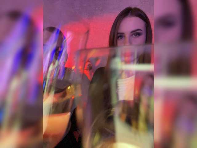 Скриншоты трансляции CrystaIGirl