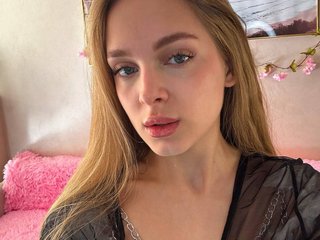 Эротический видеочат CrimsonAura