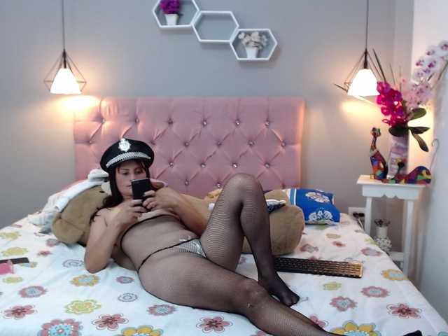 Фотографии cristhye-hot hey guys welcome to my room #anal #pussy #playwithcum #tits #sexydance #ass # playdildo