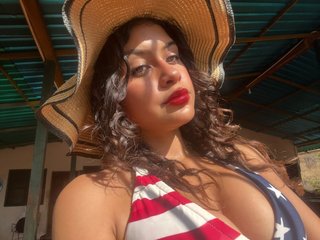 Эротический видеочат CurlyDani