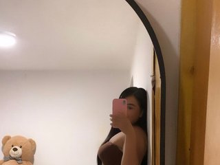 Эротический видеочат Curvy-Cutie